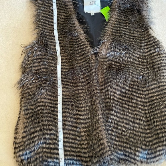 Jack by BB Dakota Faux Fur Striped Vest - Size S - Picture 9 of 12